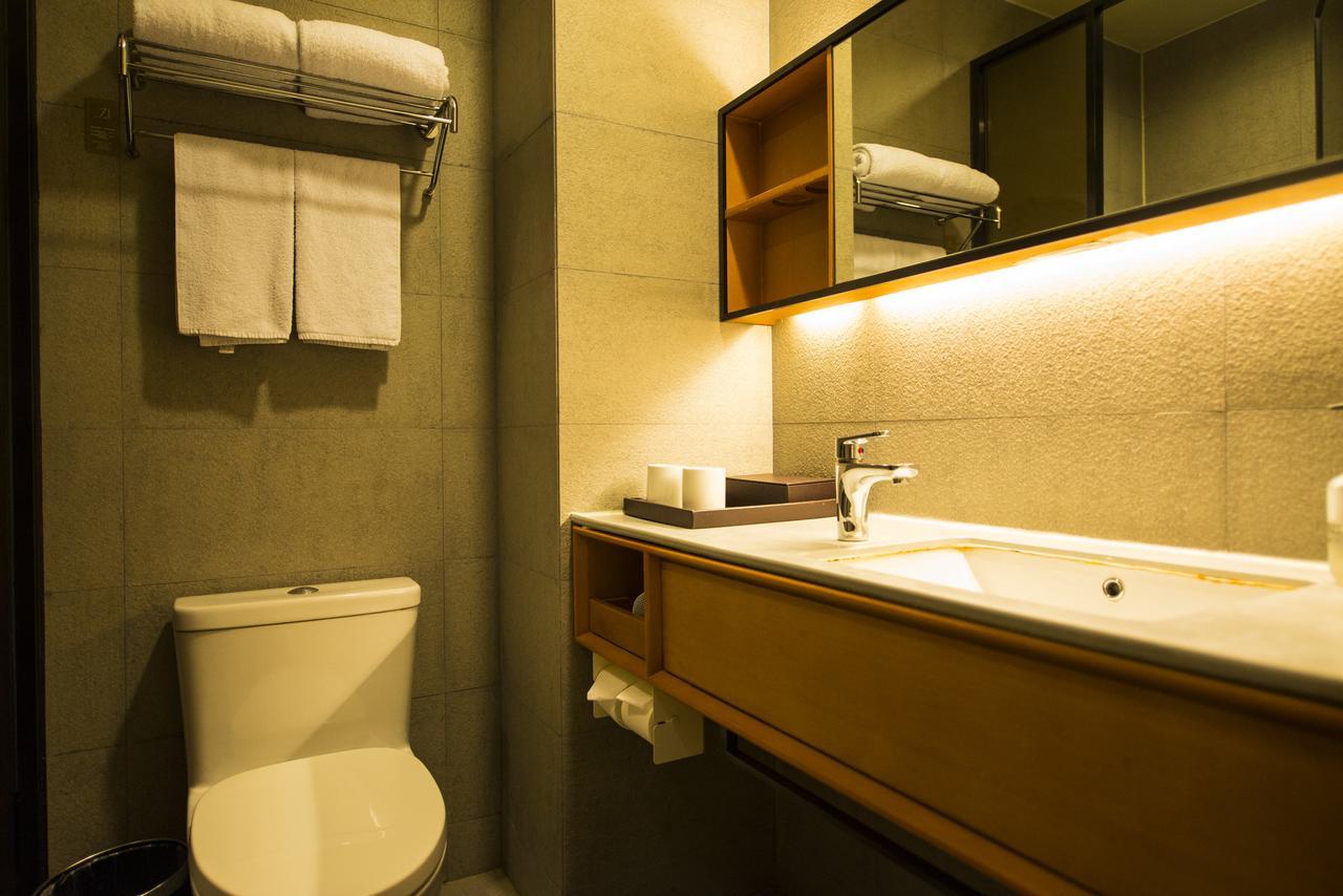 Ji Hotel Shanghai Xujiahui Tianyaoqiao Road المظهر الخارجي الصورة
