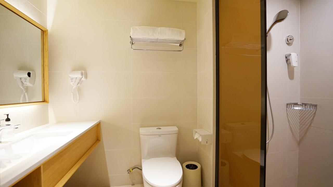 Ji Hotel Shanghai Xujiahui Tianyaoqiao Road المظهر الخارجي الصورة